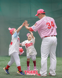 ‘티니핑·포켓몬·레고’ 어린이날, 야구장은 선물·이벤트 ‘한가득’…‘어른이’ 추억도 잡는다 [SS포커스]