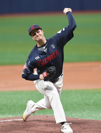 [포토]롯데 데이비슨, 힘차게!