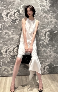 박지현, 데뷔전 30kg 감량 168cm 장신에 발레로 다져진 건강미[★SNS]