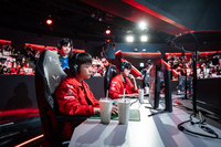 ‘홈 버프’ 소용없다! T1, 교전·운영 압도하며 KT에 1세트 승리 [SS수원in]