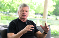 ‘트라이아웃’으로 업무 시작한 대한항공 헤난 감독 “선수들 특징 파악이 먼저, 블랑 감독에게 지고 싶지 않다”