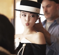 제니, ‘젠첼라’에 이어 ‘멧 갈라’ 흔든 매혹적 비주얼