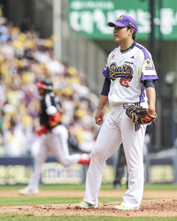 홈런 허용 ‘팀 내 1위’→또 홈런에 발목 잡혔다…두산 최원준, 시즌 첫 승 ‘좌절’ [SS시선집중]