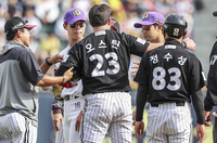 주루 과정 쓰러진 LG 오스틴…“선수 보호 차원에서 교체”→큰 부상 피했다 [SS메디컬체크]
