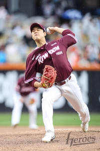 “이제 공 던질 것” 키움 ‘거물루키’ 정현우 복귀 시동…“바로 복귀 어려워, 과정 필요” [SS고척in]