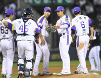 ‘프로보노’ 정경호, 판사·상대 변호사 휠체어 태웠다... 파격 현장 검증 예고