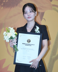 [포토] 정수빈, 고객충성도 대상 여자배우(신인)상 수상