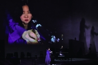 “평생 예쁘게 살아온” 이영애, 이 구역 美친자는 ‘나야 나’…32년 만에 연극 복귀 대성공