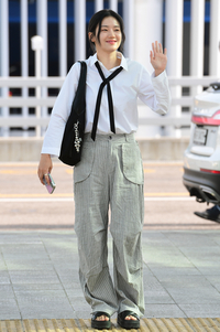 공항에서 만난 배우 박주현, 안녕하세요? [포토]