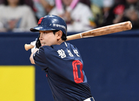 ‘손가락 부상’ 황성빈, 결국 ‘고정 수술’ 받는다…“복귀까지 최대 10주 소요”→‘전반기 아웃’ [SS메디컬체크]