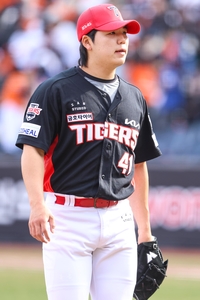 “잘 던지고 있었는데…” 꽃감독도 안타까워한 황동하의 ‘부상’…‘5선발’ 메꿀 선수는 누구일까 [SS문학in]