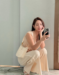 정순주 아나, 스타일리시한 휴가 패션...현실은 “이렇게라도 내 사진 남겨야”