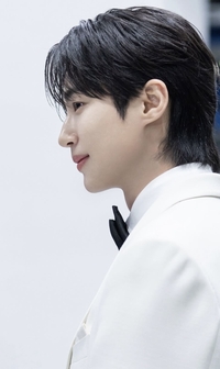 변우석, 트로피보다 더 빛나는 미소로 ‘우체통’에게 보답의 선물을![★SNS]