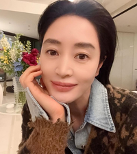 김혜수, 근접샷에서도 빛나는 미모와 독보적 분위기 [★SNS]