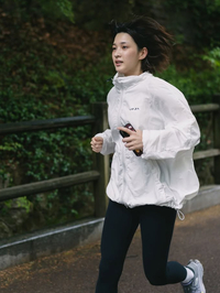 라붐 출신 율희, 우중 러닝 근황 공개…‘뛰어야 산다’ 멤버들과 남산 특훈