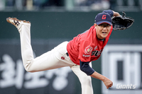 ‘다승 단독 1위’→8연속 승리 ‘역대급’ 페이스…박세웅, 지난시즌과 ‘무엇’이 달라졌나 [SS시선집중]