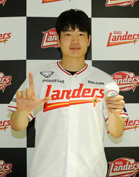 ‘500홈런’ 습득 주인공은 ‘최정의 오랜 팬’, “당연히 기증해야 한다고 생각했죠” [SS이슈]