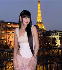 ‘수영복+시스루’ 아이들 민니, 파리의 여신 등극 [★SNS]