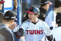 ‘프로보노’ 정경호, 판사·상대 변호사 휠체어 태웠다... 파격 현장 검증 예고