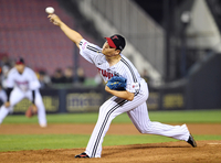 [포토]승리를 지켜내는 LG 배재준