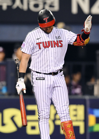 [포토]하영민에게 사과하는 오스틴