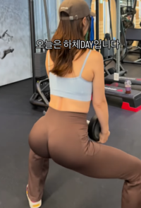 “눈뜨자마자 PT” 안선영, 프로 선수도 깜짝 놀랄 애플힙 [★SNS]