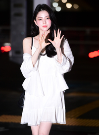 공항패션 한소희, 사랑을 팍팍 보냅니다! [포토]