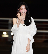 한소희, 오밤중에 팬들이 오셨네요~ [포토]