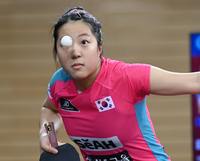 [포토] 서브 넣는 신유빈 