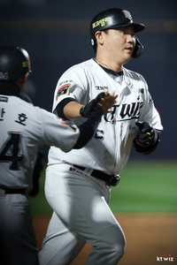 장성우 ‘결승 투런포’+조이현 5.1이닝 1실점 ‘시즌 첫 승’…KT, KIA에 5-3 승리 [SS수원in]