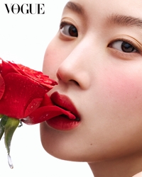 문가영, 보그 디지털 커버 장식…세련+고전미 공존