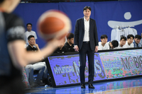 ‘2년 연속 PO 진출’ KT, 단장-감독 ‘동반 경질’…“우승 바라본다, 분위기 쇄신 차원”