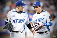 ‘살아난 고퀄스’ 고영표 7이닝 1실점 ‘완벽투’+황재균 멀티히트 ‘활약’…KT, KIA 꺾고 ‘위닝’→‘단독 5위’ [SS수원in]