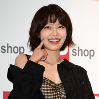 패셔니스타 최수영, 오늘 패션은 시크하면서 편안한 스타일!