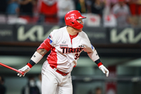 KBO리그 ‘타격 1위’ 최형우, 대기록 ‘눈앞’…2500안타까지 4개 남았다