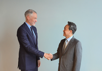 골드만삭스 만난 진옥동 회장...“WM·IB 강화 전략 논의”