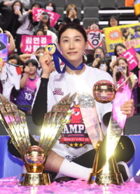 ‘배구여제→예능리더’ 김연경…‘은퇴는 새출발’ 지휘봉 잡는다!