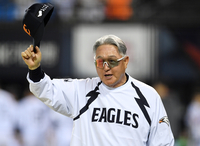 [포토]승리의 인사를 하는 한화 김경문 감독