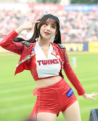 [포토]이주은, 잠실구장 빛내는 미모