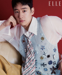 배우 이제훈, 팔색조 매력 발산한 화보 공개