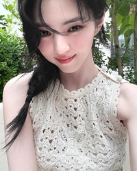 인형 아니야? 한소희, 이탈리아서 뽐낸 치명적 예쁨 [★SNS]