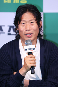 ‘소주전쟁’ 유해진 “기분 내려고 촬영하면서 소주 한잔했다” [SS현장]