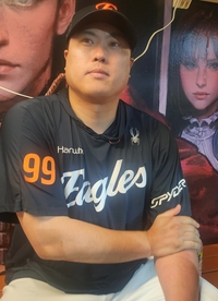 “스무살 때 마음으로 던졌다” 류현진, 시즌 5승과 함께 ‘방긋’…팀 동료 향한 베테랑의 진심 [SS스타]