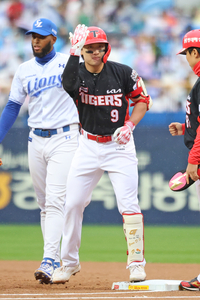 꽃감독의 ‘깜짝 카드’→윤도현, 데뷔 첫 ‘1번 출격’…“타격 재능이 뛰어난 선수” 극찬 [SS수원in]