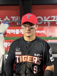 데뷔 첫 ‘연타석 홈런’ 간절한 윤도현 “매 경기 모든 걸 쏟아부을 것” [SS수원in]