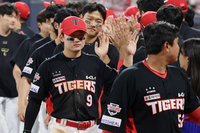 윤도현 ‘멀티홈런’→‘2연패 탈출’ 꽃감독 “활약 단연 돋보였다” [SS수원in]