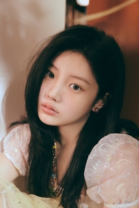 아일릿 원희 “부모님 고향 부산서 첫 시구 영광…父 롯데 팬이라 뜻깊다”