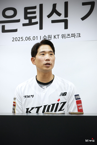 ‘영원한 캡틴’ 박경수, 22년 야구 인생 마침표…“후배들, 묵묵히 버티면 언젠가 기회 온다” [SS스타]