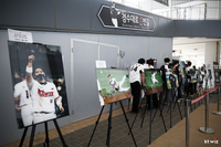 KT, 박경수 ‘은퇴 기념’ 사진전 개최…사진 경매 전액 ‘수원 유소년 야구단’에 기부 예정