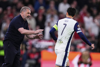 유로파리그 우승해도 EPL 17위는 못 참는다? 포스테코글루 감독 경질 위기, 손흥민까지 떠나면 토트넘 ‘공중분해’